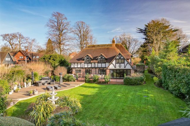 6 bedroom detached house for sale