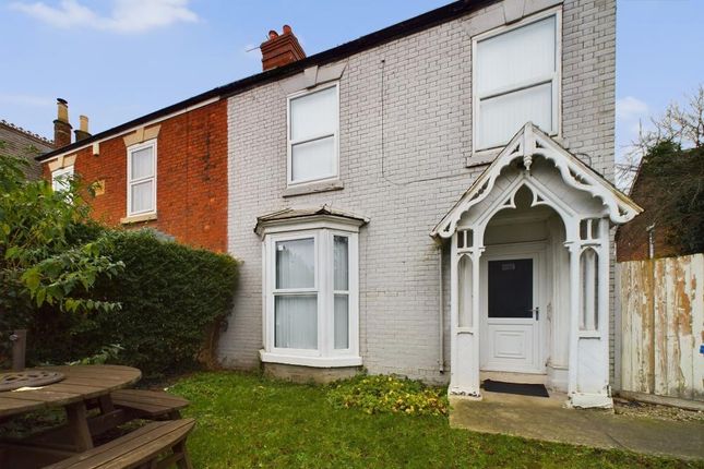 6 bedroom town house for sale