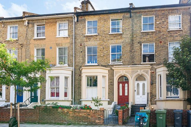 Eastlake Road, London SE5 2 bed flat for sale