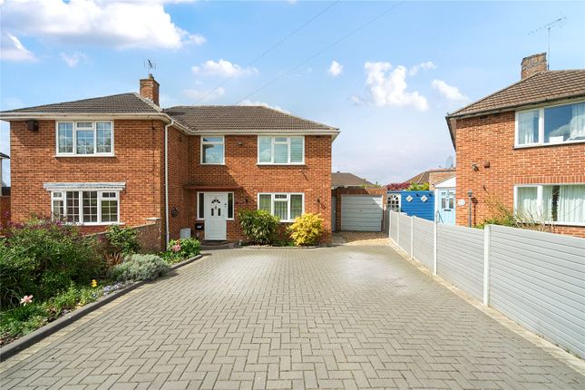 Wentworth  Avenue, Reading, RG2 2 bed semi