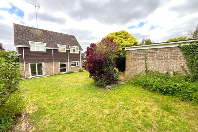 5 bed detached house