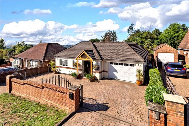 Barn Hill, Roydon 2 bed detached bungalow for sale