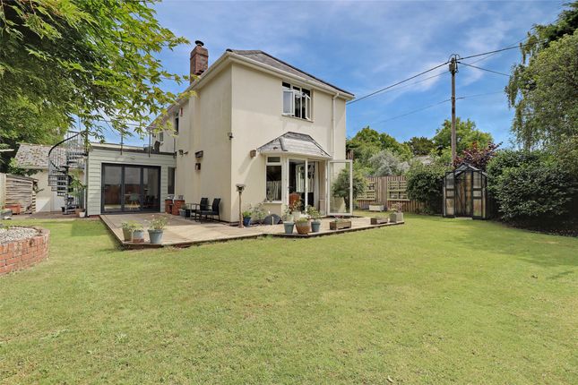 3 bed detached house
