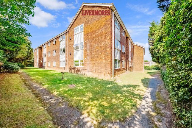 Station Road, Crayford, Dartford 2 bed flat for sale