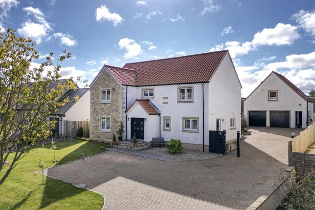 4 bed detached house