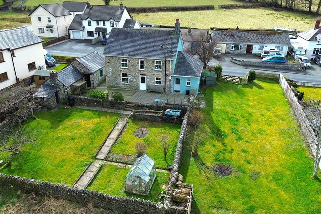 Llanybydder, Carmarthenshire, SA40 4 bed detached house for sale