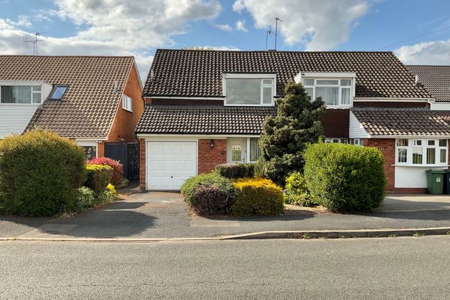 Portland Drive, Stourbridge DY9 3 bed semi