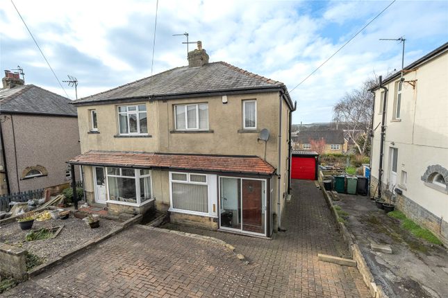 Oxford Avenue, Guiseley, Leeds, West... 3 bed semi
