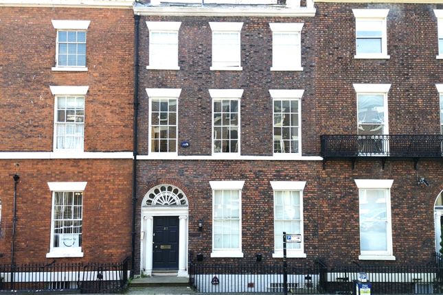 6 bedroom town house for sale