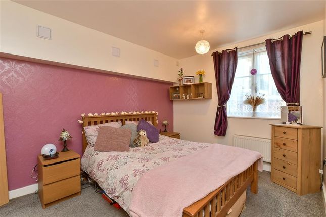 Fort Road, Newhaven, East Sussex 1 bed ground floor flat for sale