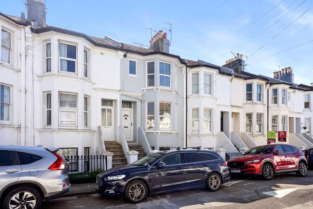 Montgomery Street, Hove, BN3 5BD 2 bed apartment for sale