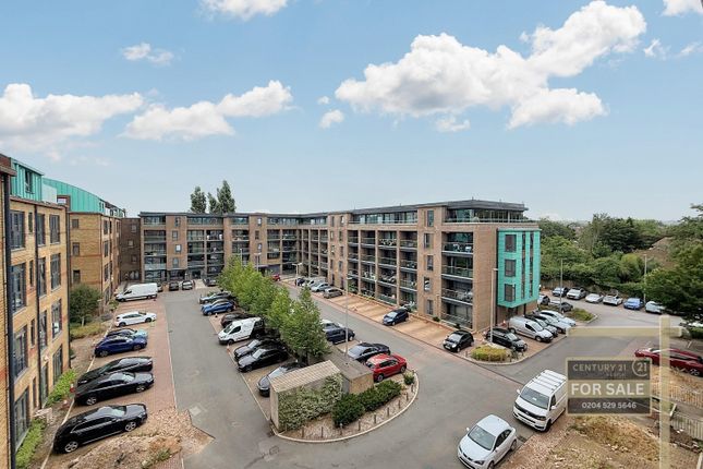 Brindley Place, Uxbridge UB8 1 bed flat for sale