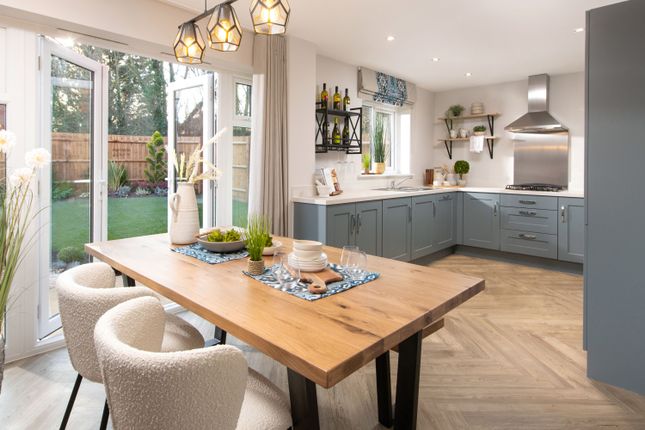 4 bed detached house