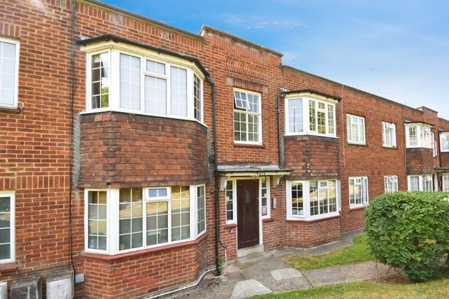 3 bedroom flat for sale