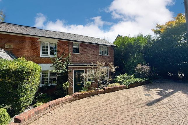 Cricket Hill Lane, Yateley GU46 4 bed semi