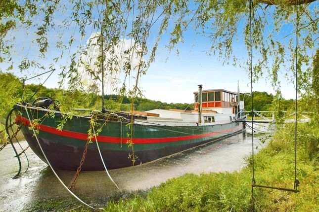 Satchell Lane, SOUTHAMPTON SO31 3 bed houseboat for sale