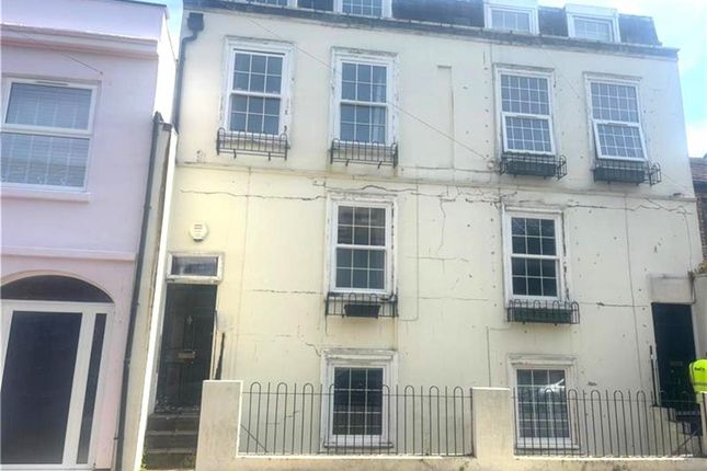 Norfolk Street, Southsea, Hampshire 2 bed maisonette for sale