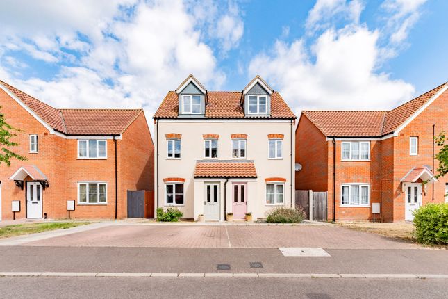 Harvest Way, Harleston IP20 3 bed semi