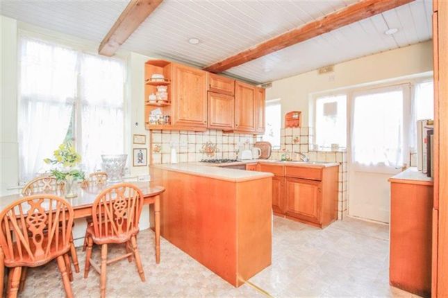 Edgeworth Crescent, Hendon NW4 4 bed detached house for sale