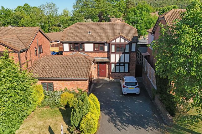 4 bed detached house