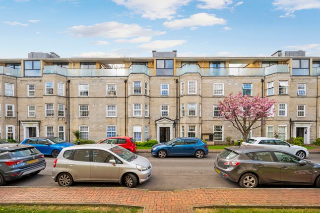 West Barnes Lane, New Malden KT3 2 bed apartment for sale