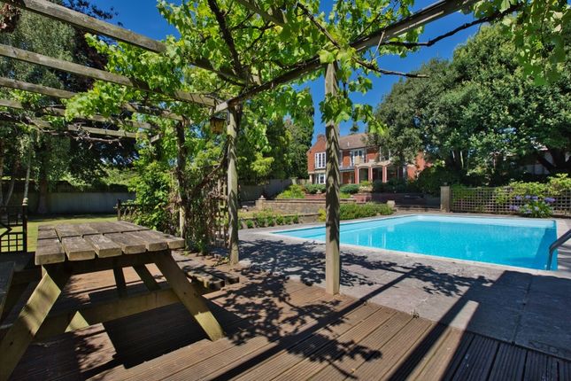 21 Preston Road, Yeovil 5 bed detached house for sale