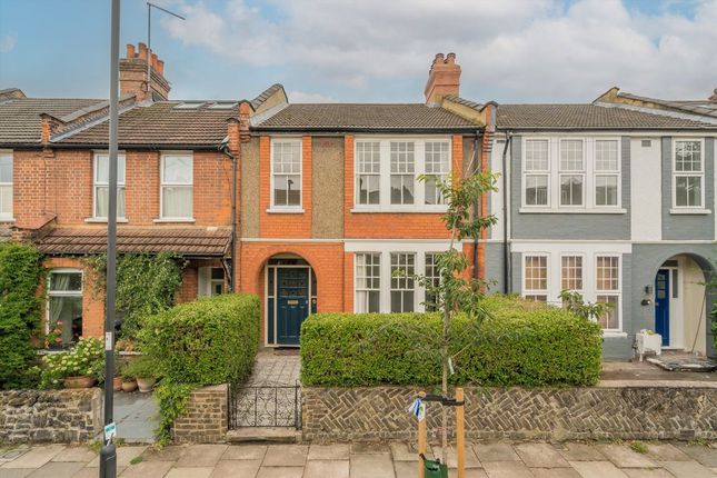 Highworth Road, London N11 3 bed house for sale