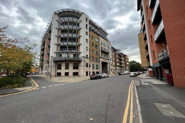 City South, Manchester, M15 4QA 2 bed apartment for sale
