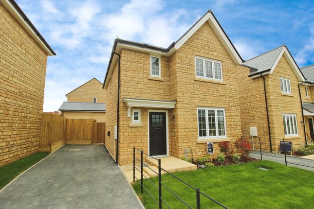 Filands Road, Malmesbury, SN16 3 bed detached house for sale