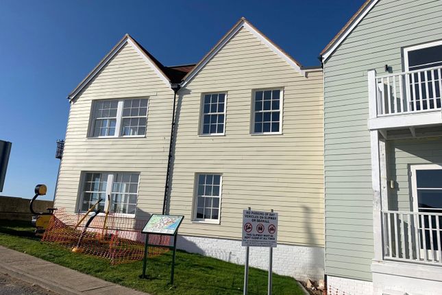 46A High Street, Dymchurch, Kent, TN29 2 bed apartment for sale