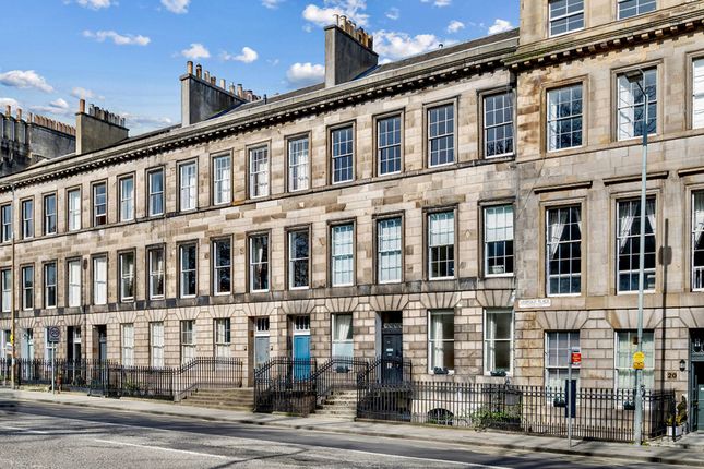 19A Leopold Place, Edinburgh, EH7 5LB 2 bed flat for sale
