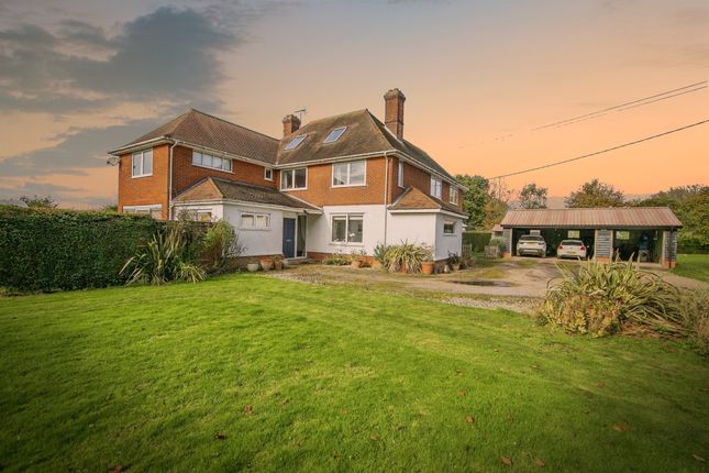 5 bed detached house