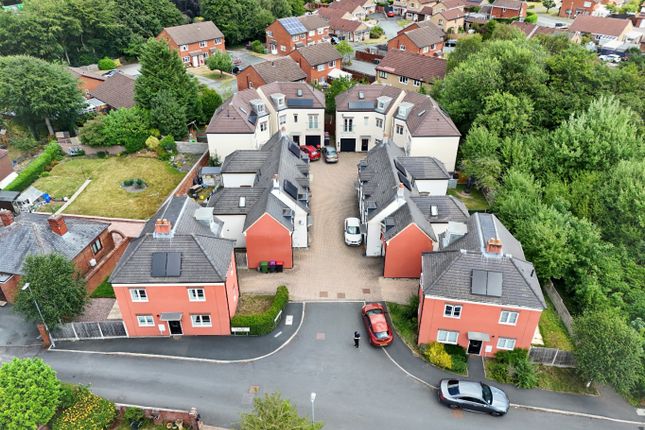 30 bedroom detached house for sale