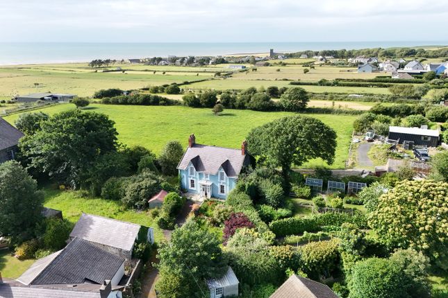 5 bed detached house