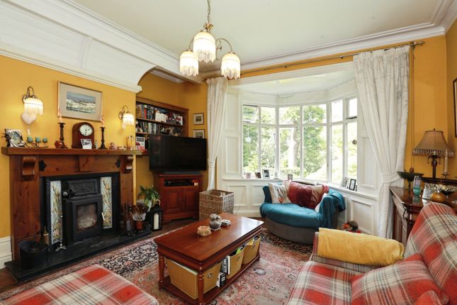 5 bedroom semi-detached house for sale