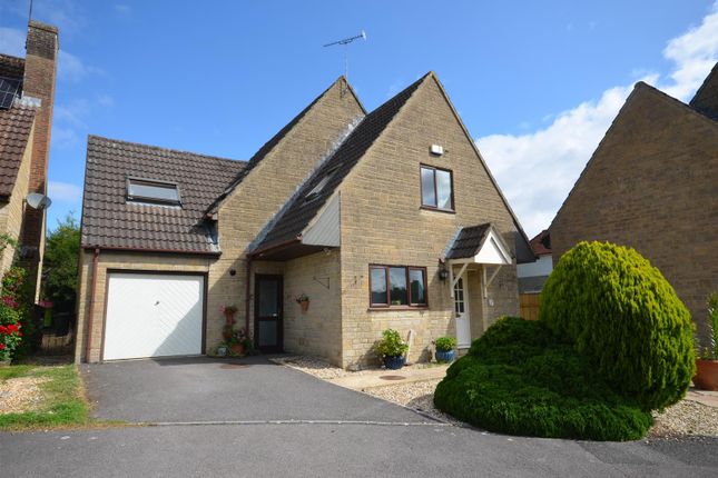 Hunters Mead, Motcombe 3 bed detached house for sale