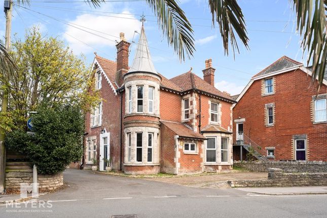 8 bed detached house