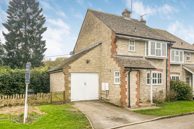 Malthouse Paddock, Buckland... 3 bed semi