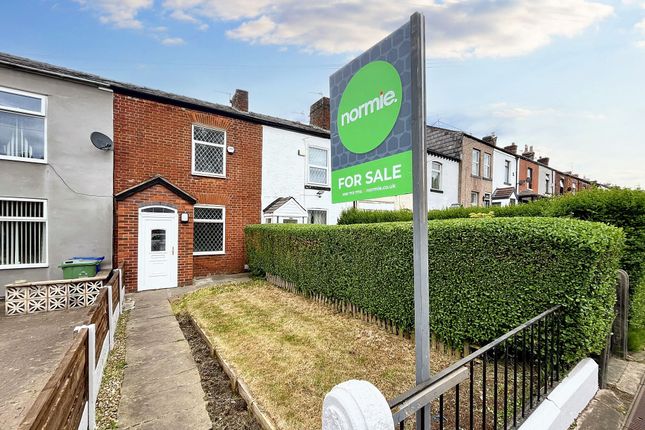 Hollins Lane, Bury, BL9 2 bed terraced house for sale