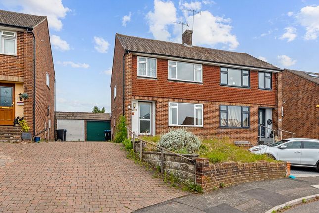 Court Road, Godstone, Surrey, RH9 3 bed semi