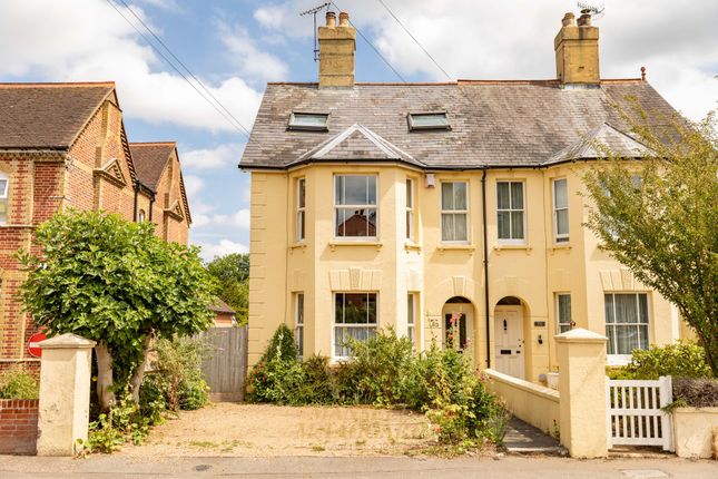 Moat Road, East Grinstead RH19 4 bed semi