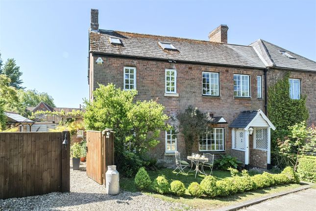 2 bedroom semi-detached house for sale