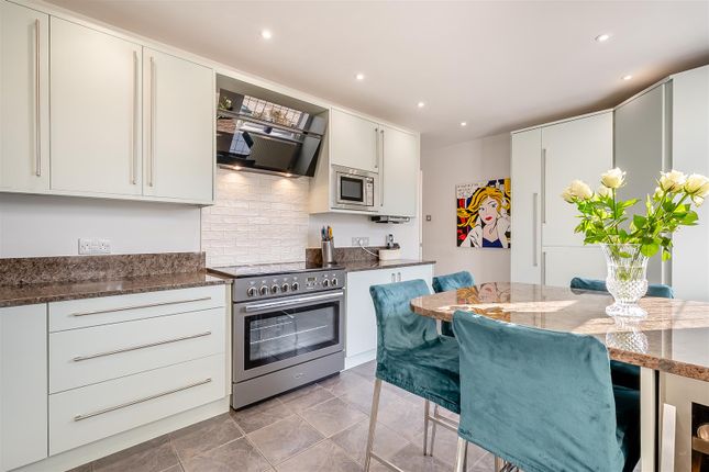 4 bedroom semi-detached house for sale