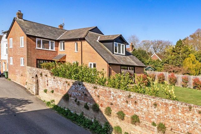 Blacksmiths Lane, Wadhurst, East... 4 bed semi