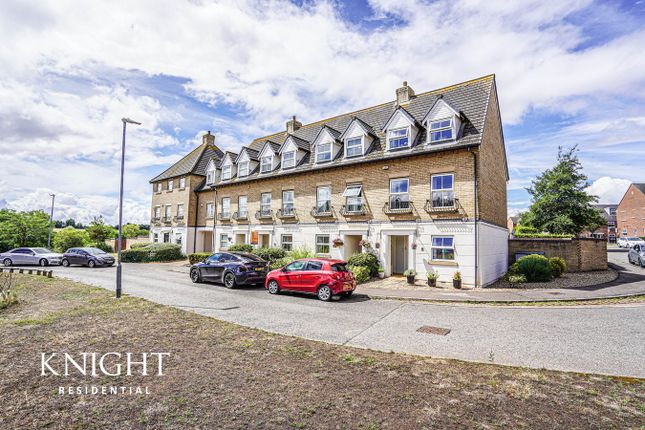 4 bedroom terraced house for sale