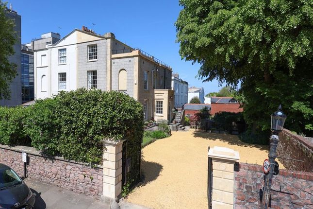 8 bedroom semi-detached house for sale