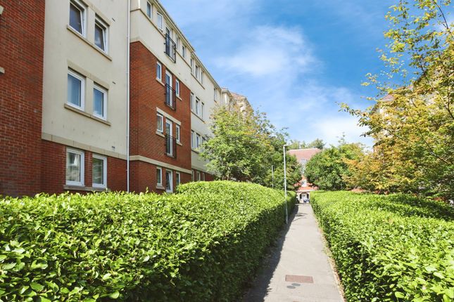 Addison Road, Kent TN2 2 bed flat for sale