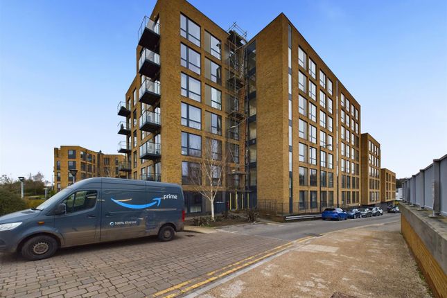 Leaden Hill, Coulsdon CR5 1 bed flat for sale