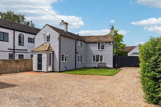 High Street, Arlesey, SG15 2 bed detached house for sale