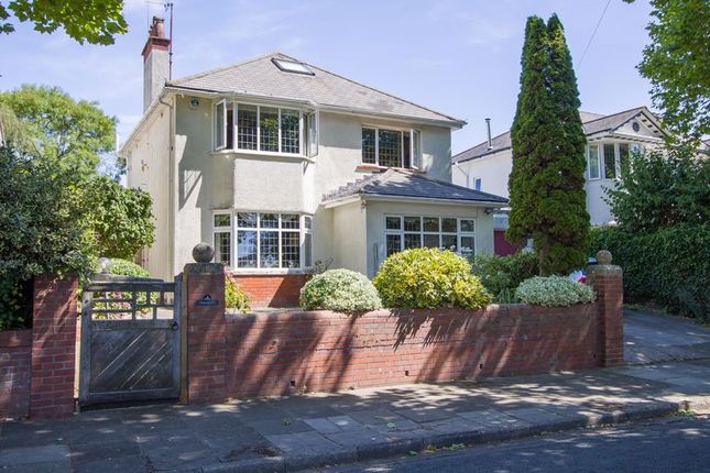 5 bed detached house